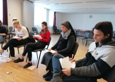 FMA nővérek és fiatalok imádkoznak - Mogyoród