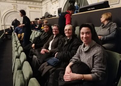 FMA nővérek a gyerekek előadásán - Mogyoród