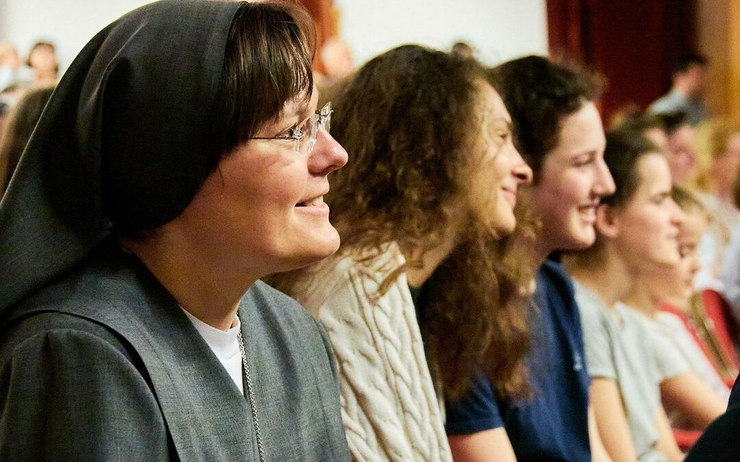 Neveden szólítottalak – Hivatástisztázó lelki hétvégék lányoknak